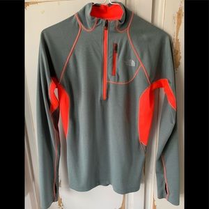 The North Face light weight 1/4 zip pullover sz S
